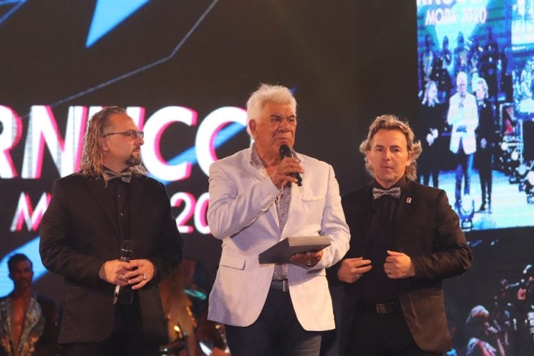 Desfile de los hermanos Vernucci 2020