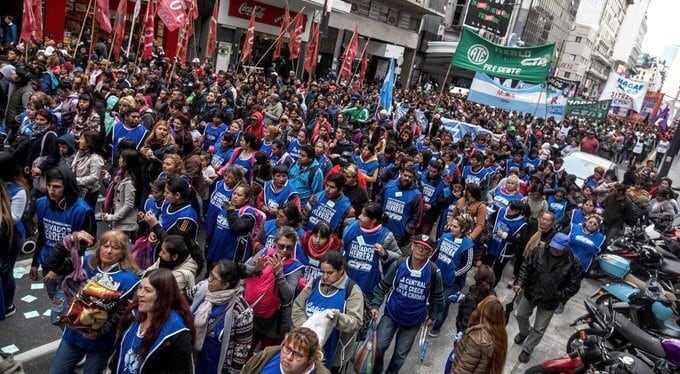 Marcha por el salario mínimo el viernes 30 de agosto. (Twitter)