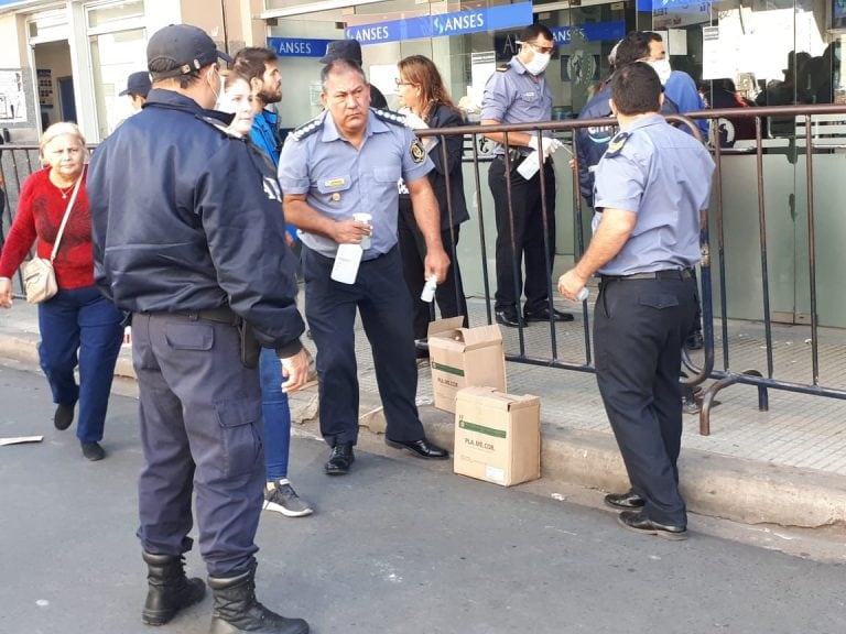 Bancos de Corrientes (Foto: Luján Sena)