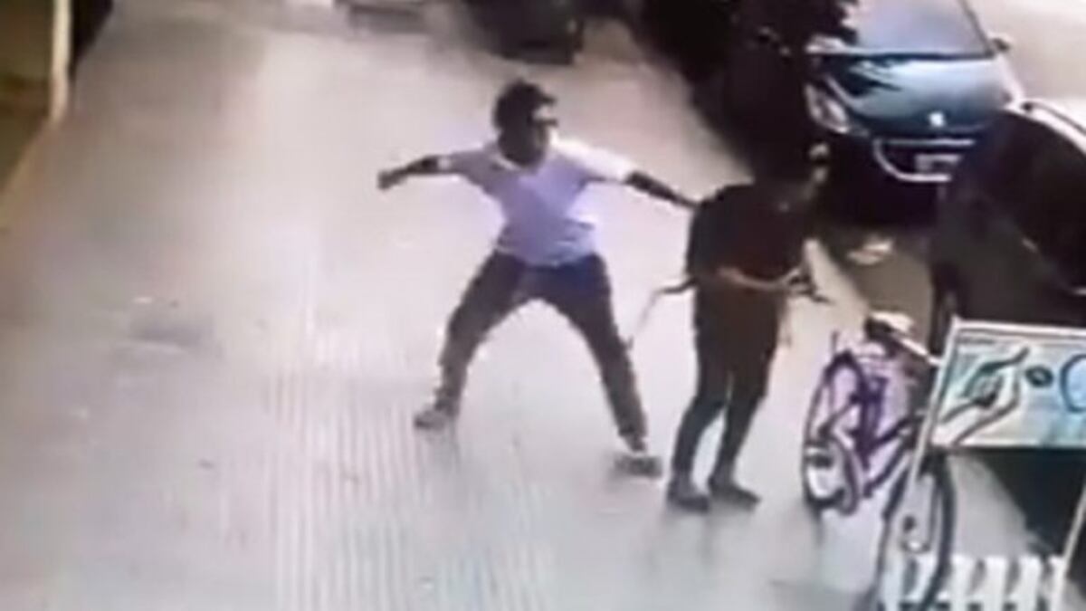Detuvieron al hombre que golpeó a una mujer en Palermo