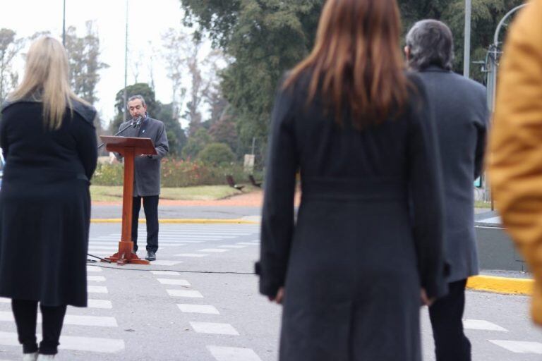 Javkin encabezó el en el Parque Independencia el acto por el 9 de Julio en Rosario. (Municipalidad de Rosario)