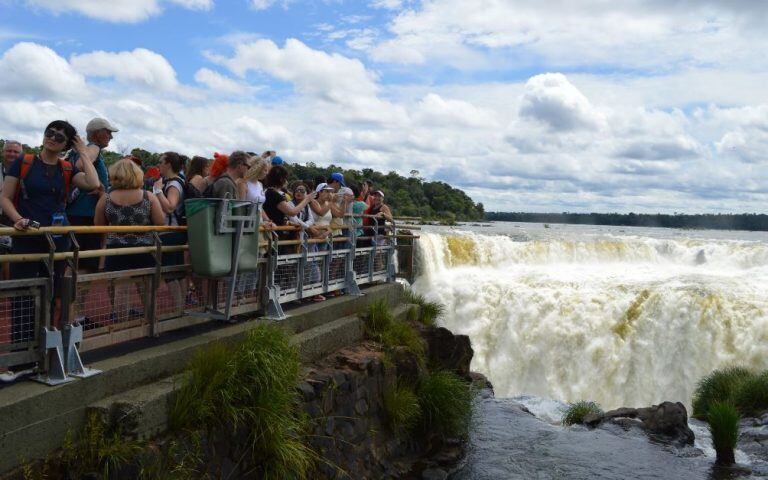 Más de 20 mil turistas visitaron las Cataratas del Iguazú