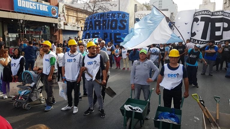 Marcha en reclamo de emergencia alimentaria.