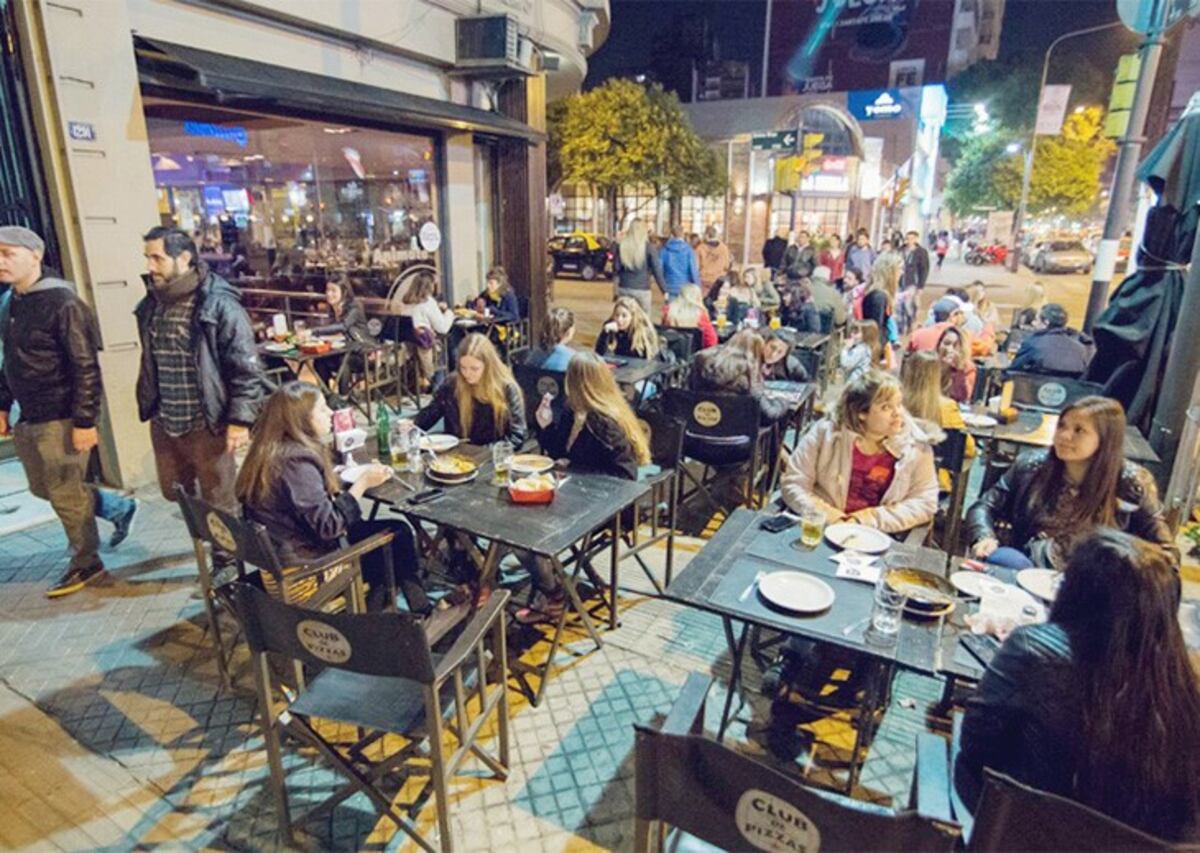 Festejos por el Día del Amigo: por las buenas expectativas, muchos no toman reservas