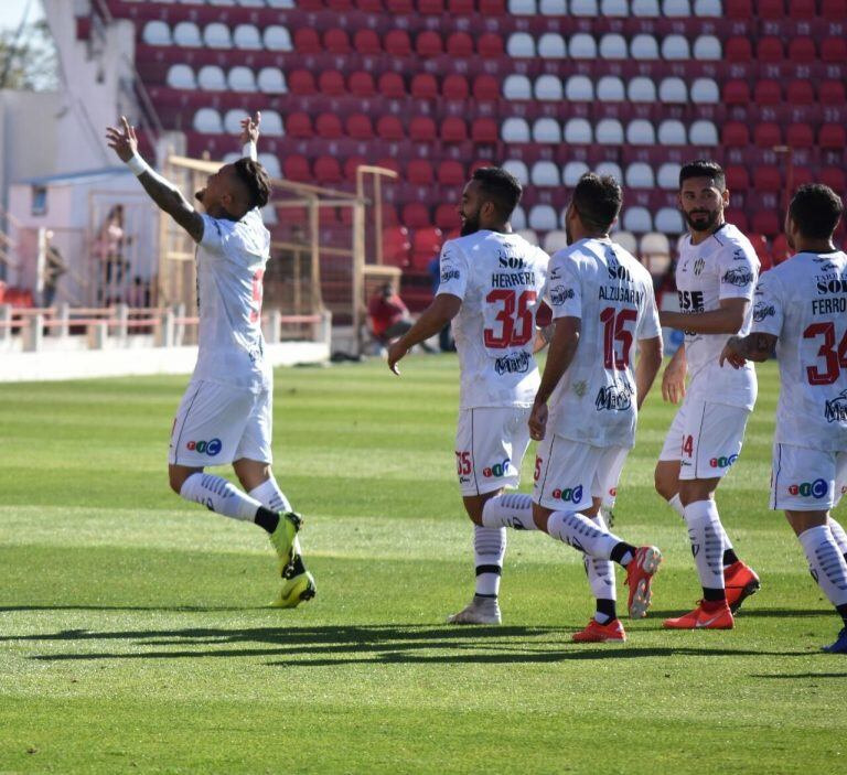 Joao Rodríguez festejando el gol frente a All Boys. Prensa Central Córdoba.