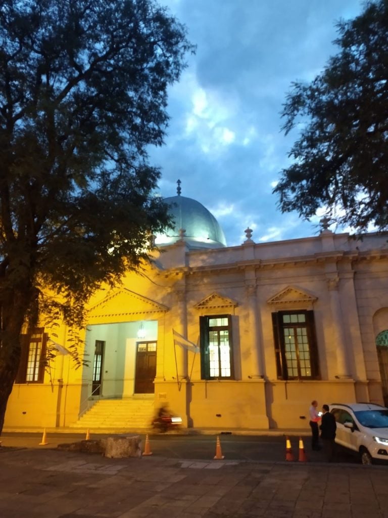 Inicio de la mañana con el cielo cubierto en Corrientes.