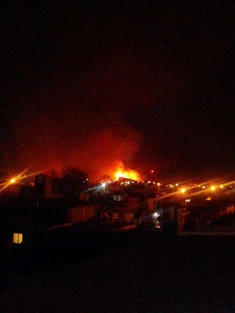 La Calera : las llamas toman mas fuerza por la acción del viento