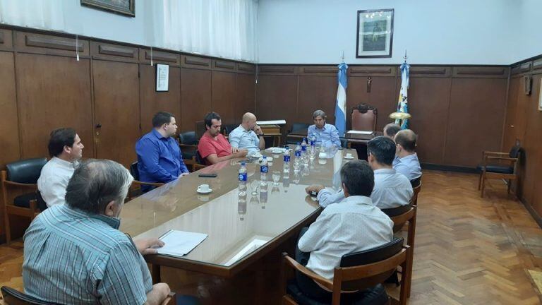 Reunión de Emir Félix con supermercadistas.