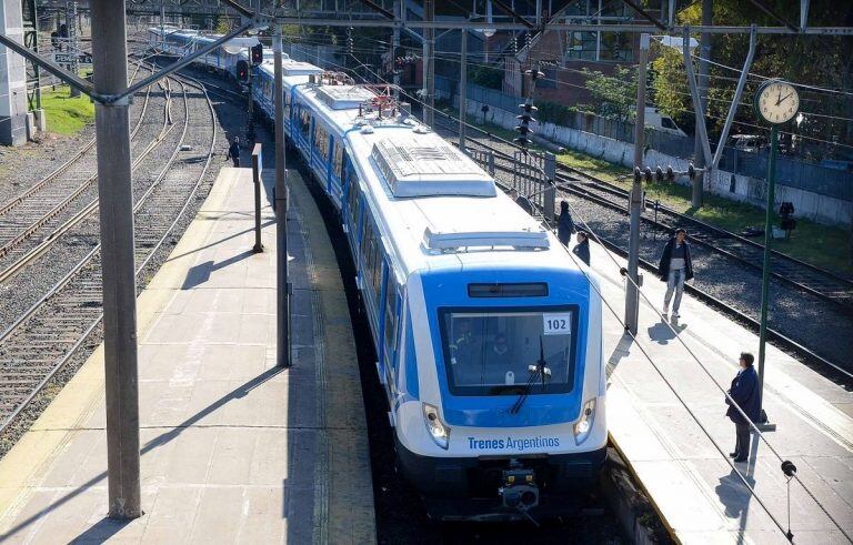 Un suicidio en la madrugada de este martes en Quilmes interrumpió el servicio del tren Roca ramal Constitución-La Plata, el cual continúa con demoras.