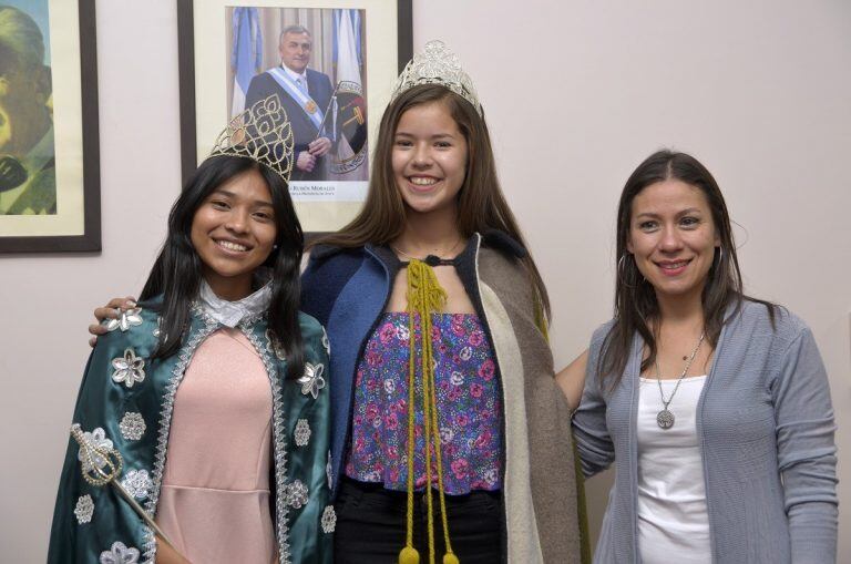 Las embajadoras Laura González y  Ana Herrera junto a la secretaria de Gobierno de Palpalá Malena Amerise