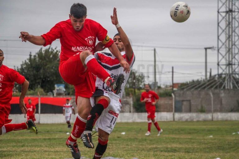 Habrá duelo de punteros en la B cordobesa de la Liga.