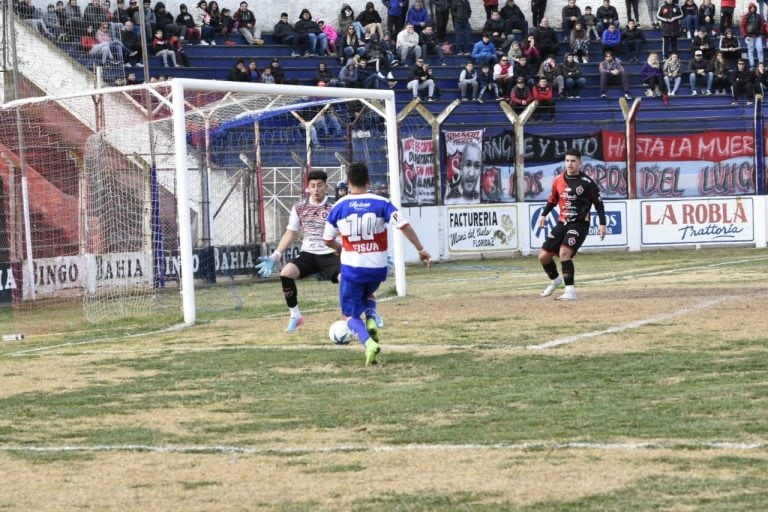 Será penal de Herrera a Blanco y el 1 a 0 parcial a favor de Rosario