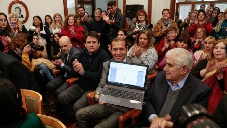 El acto contó con la presencia del gobernador Omar Gutiérrez.