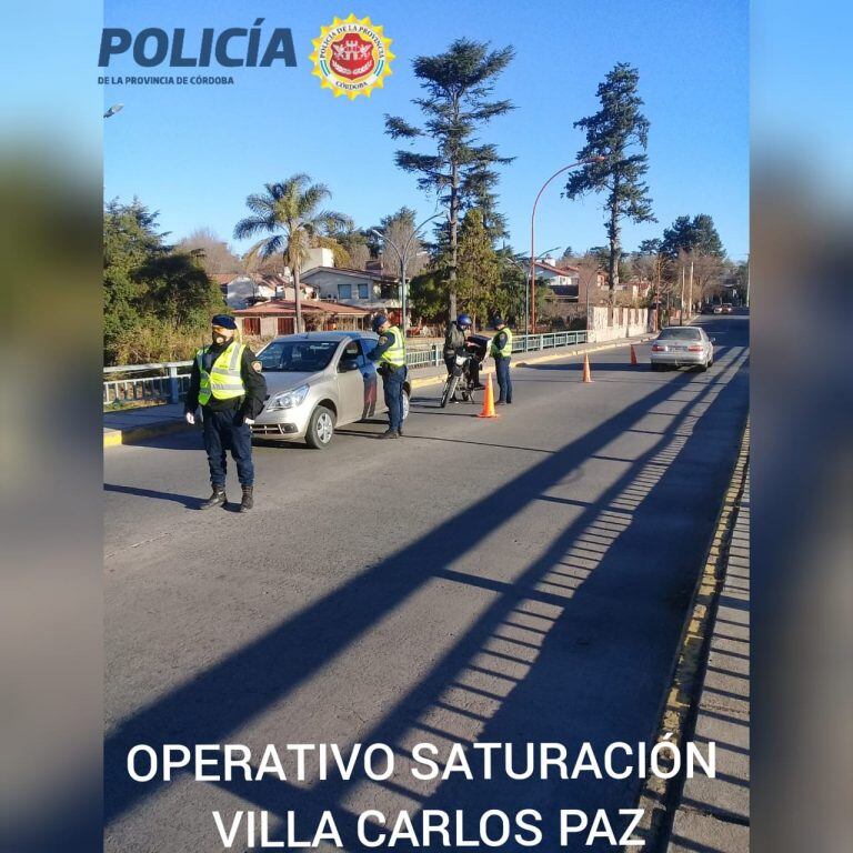 En uno de los puentes en Carlos Paz. (Foto: Unidad Regional Departamental Punilla).