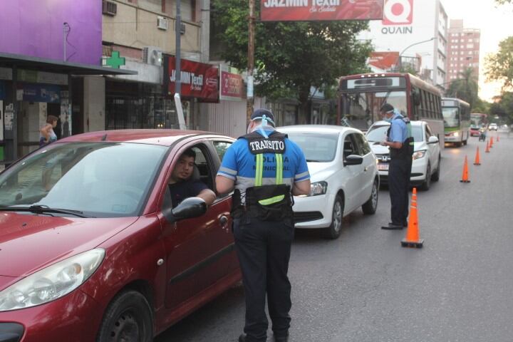 Desde el pasado martes, el Municipio de Resistencia realizan controles a choferes de colectivos y conductores de vehículos en general donde se les practica un chequeo de temperatura y se les efectuó una serie de preguntas.