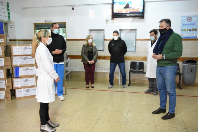 Entrega de insumos chinos al Hospital de Rafaela