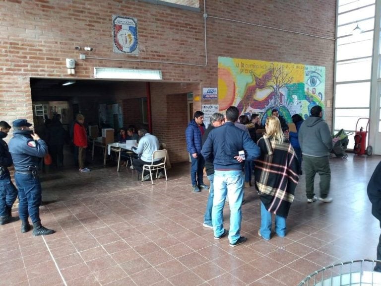 Inconvenientes durante las Elecciones Río Ceballos. (Foto: Radio Turismo)