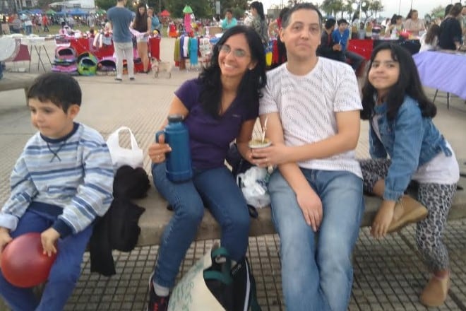 Mates y familia en la Costanera donde se realizó la Mateada de la Familia. (MisionesOnline)