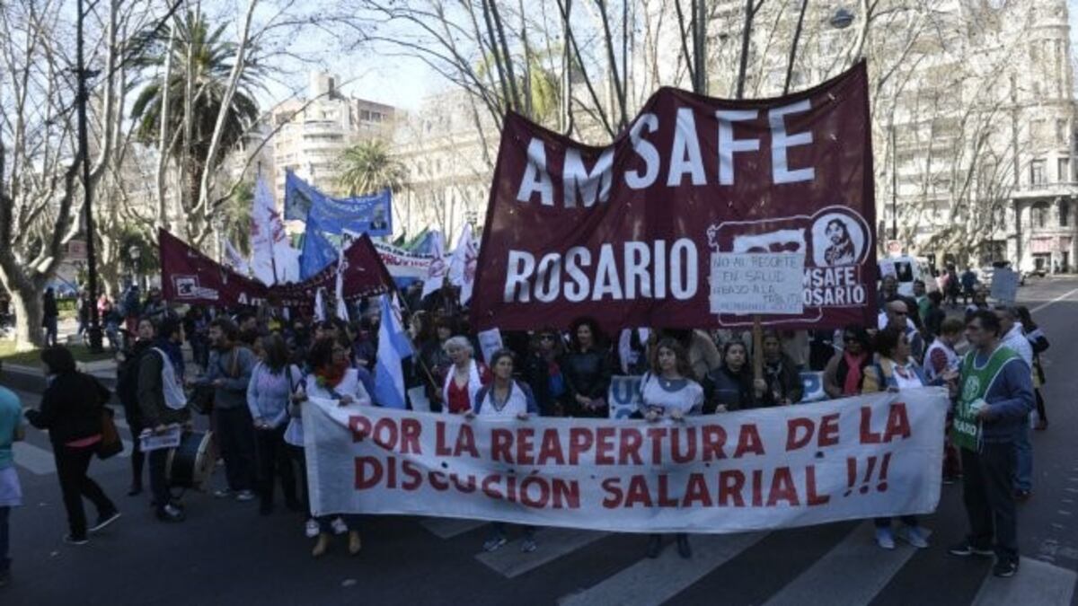 Comenzó el paro docente en reclamo de mejoras salariales
