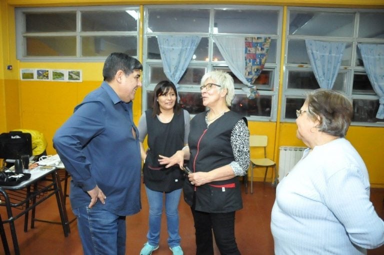 Vicegobernador Arcando visita TDF en Familia