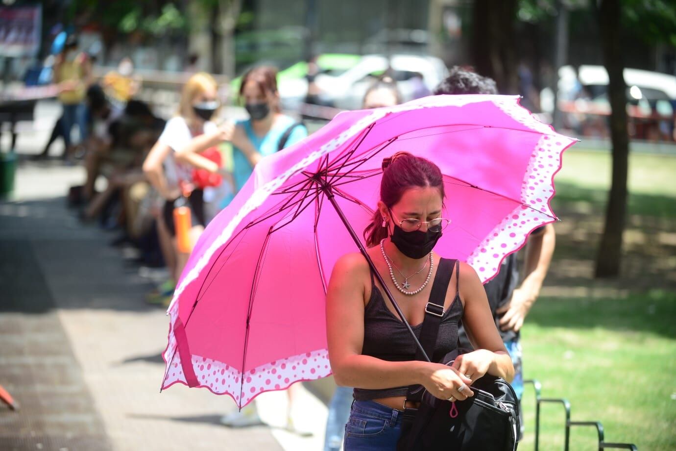 Por el momento, no está previsto que ingrese ningún frente frío a nuestro país, por lo que las altas temperaturas seguirán registrándose.