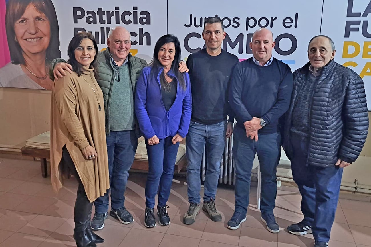 Paso 2023. Luis Picat, Marcos Carasso, Laura Rodriguez Machado, Josefina Sandoz, Gerardo Zuin y Miguel Nicolás en el búnker de Patricia Bullrich, Juntos por el Cambio. (Nicolás Bravo)