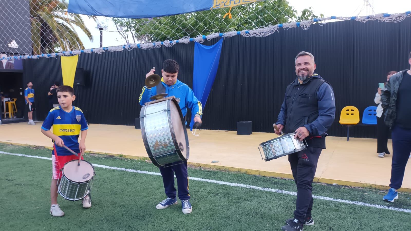 Clemente Rodríguez visitó Tres Arroyos y participó de un banderazo a favor de Riquelme