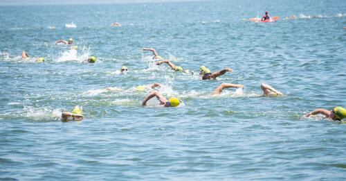 Nadadores de Arroyito en Aguas Abiertas