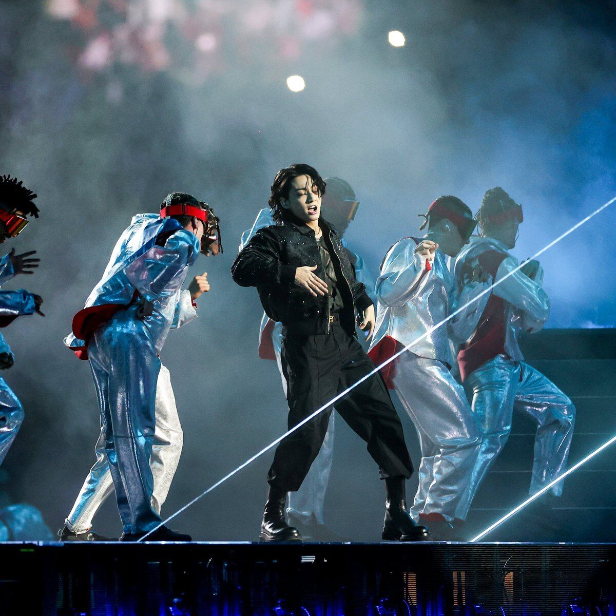 Jeon Jungkook de BTS participó de la apertura del Mundial.