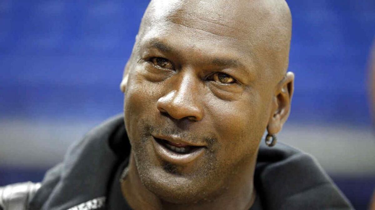 La millonaria suma de dinero que ganó Michael Jordan por la venta de camisetas de Lionel Messi de PSG