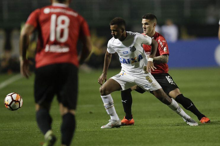 Rodrygo enfrentó dos veces a Independiente.