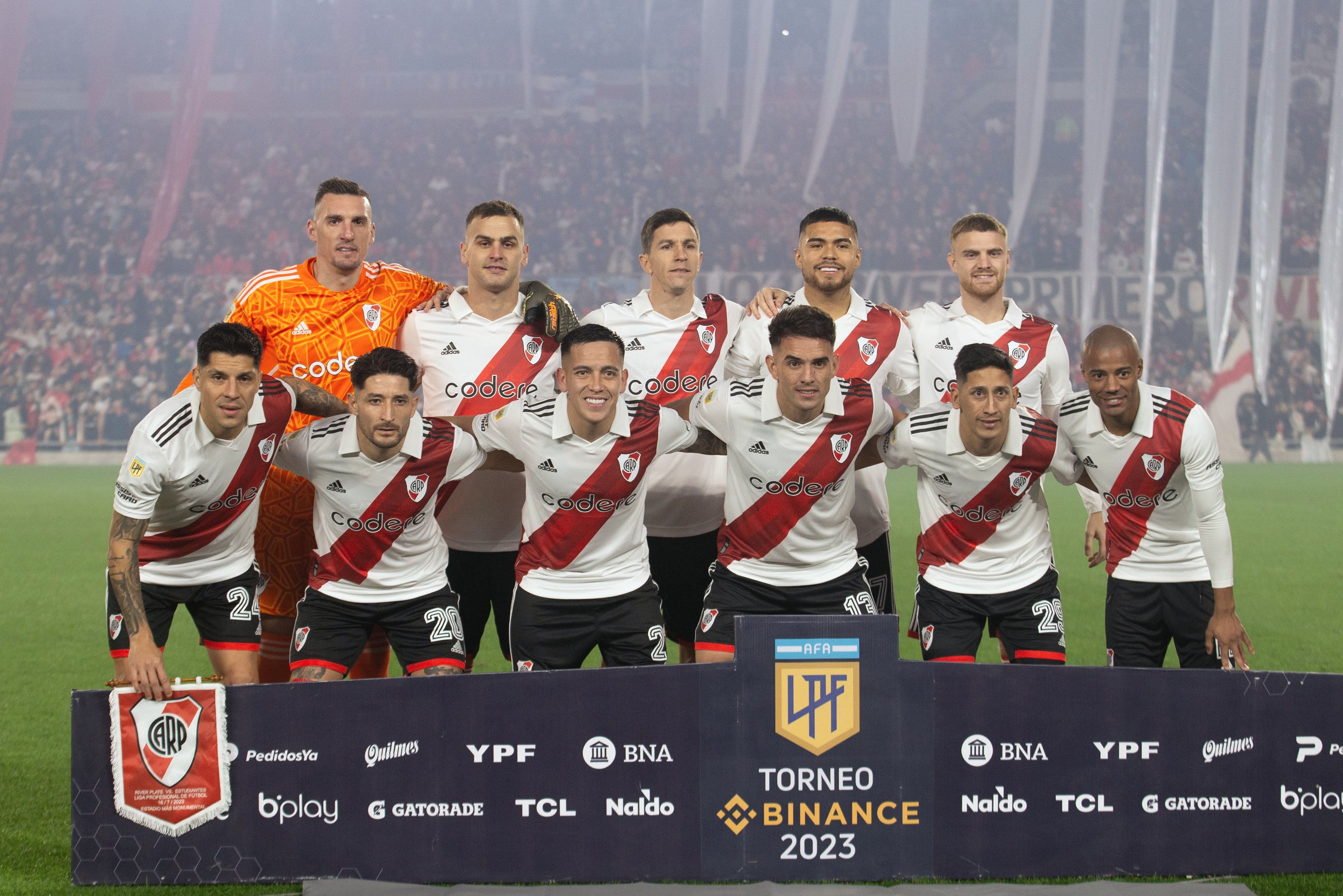 River en su partido ante Estudiantes de La Plata. Toda una fiesta. (Fotobaires).