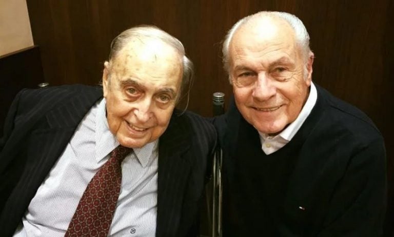 Edgardo Mesa (d) junto a su hermano Juan Carlos.