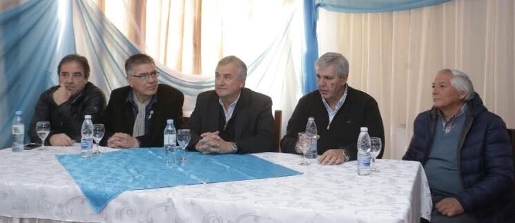 Bernis, Tito, Morales, Haquim y Ficoseco, en la reunión con los comerciantes de La Quiaca.