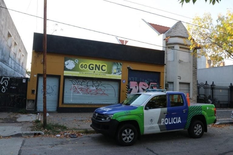 Batalla campal en un comercio platense por el pago del alquiler.l