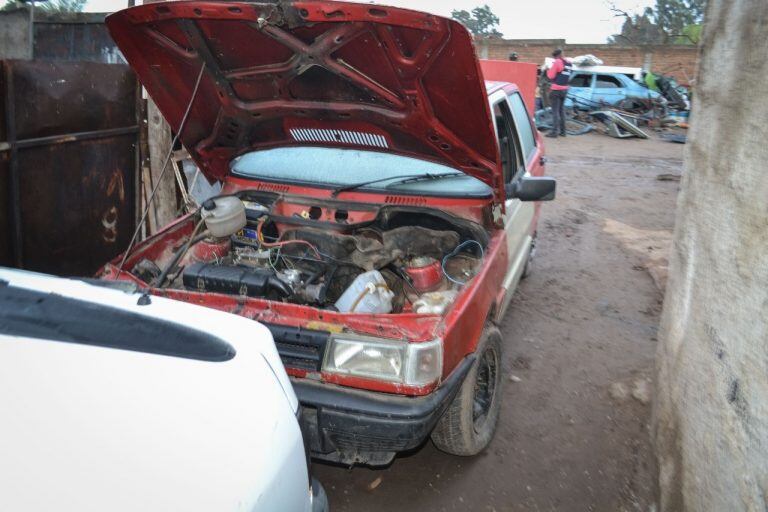 La banda se dedicaba al robo de autos con inhibidores de alarmas y hay al menos 12 detenidos.