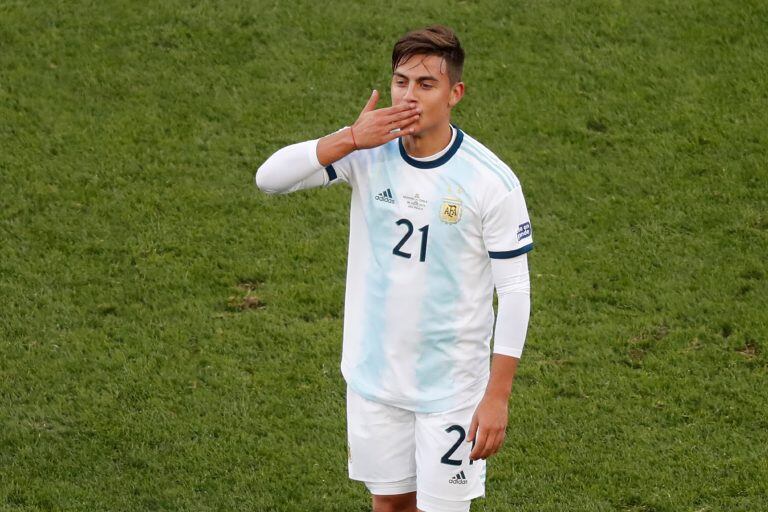 Dybala festejó su golazo después de una habilitación de Lo Celso.