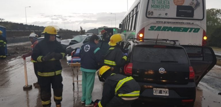 El accidente en la autopista Córdoba-Carlos Paz ocurrió a la altura de San Nicolás.