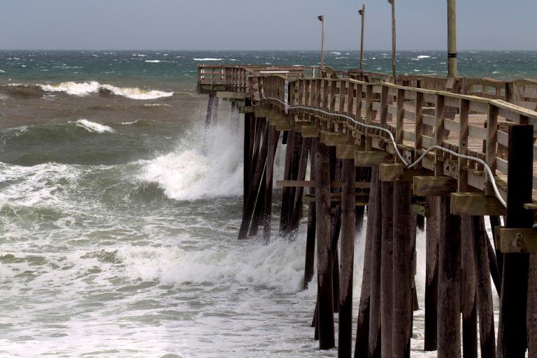 Huracanes, tormentas, tornados devastarán todo a su paso en 2020, según Nostradamus (Photo by Jose Luis Magana / AFP)