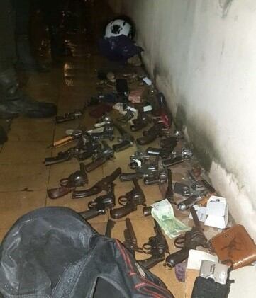 Detuvieron a un joven y secuestraron armas en una vivienda de Laprida al 2500. (Archivo)