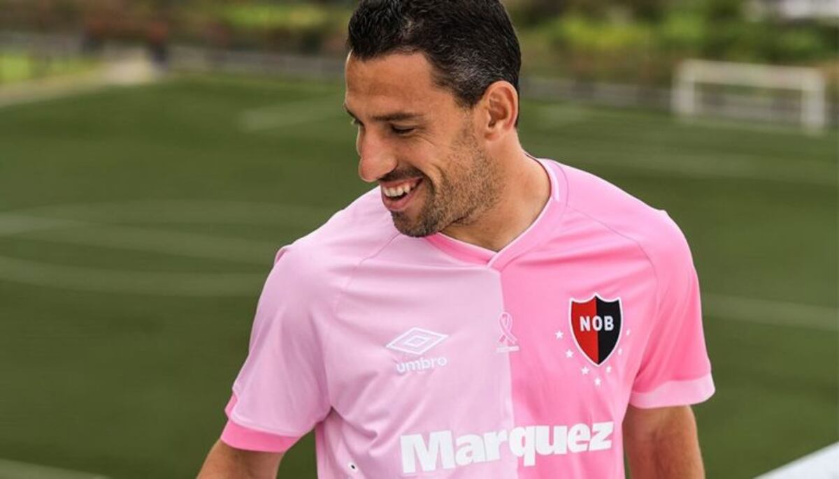 Newell's presentó una camiseta rosa para concientizar sobre el cáncer de mama