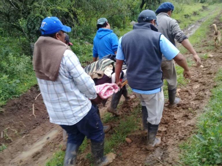 Personal de la Coordinación de Emergencias, bomberos, Manejo del Fuego, y SAME, fueron desplegados en el operativo de rescate.