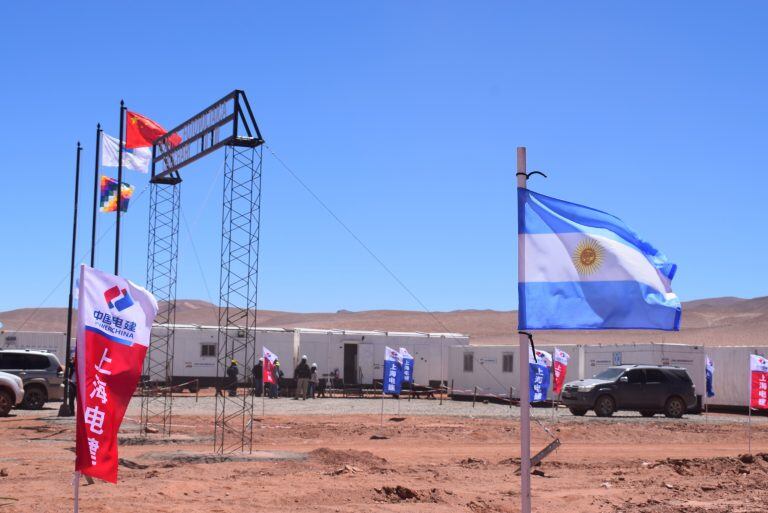 Empresas chinas tienen participación en el desarrollo de la planta solar en Cauchari.