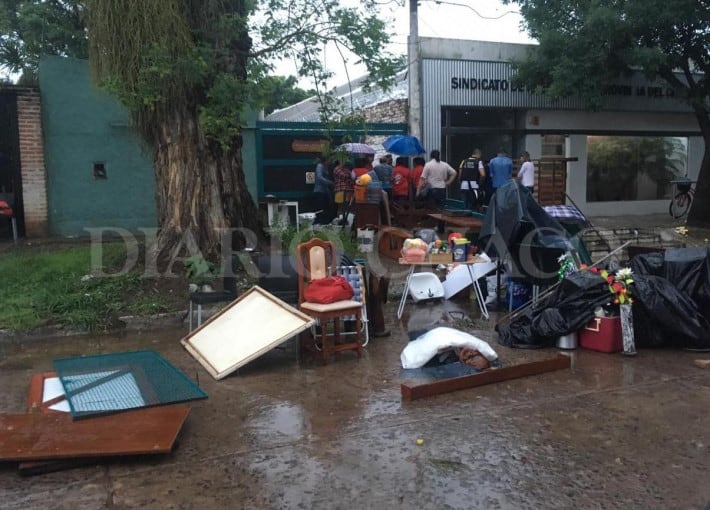 Desalojaron a una familia en López y Planes al 836. (Foto: Diario Chaco).