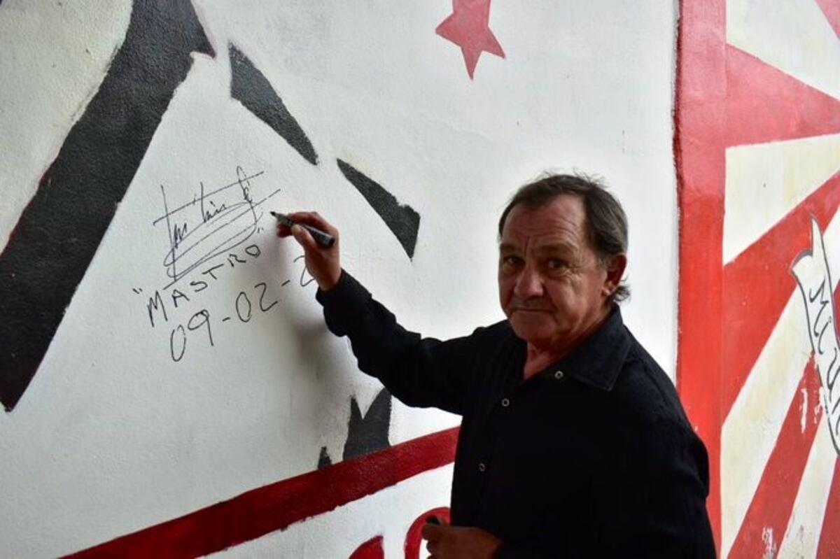 "Instituto me hizo vivir"; la emoción de Salvador Mastrosimone por el homenaje de Instituto