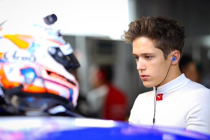 El franco-argentino Sacha Fenestraz, en la Clase GT 300 del Súper GT Japonés 2019.