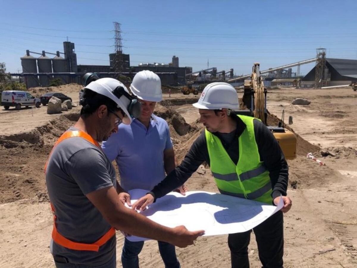 Puerto Quequén recibirá en un mes su primera carga de molinos eólicos