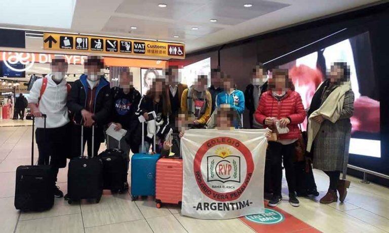 Parte de le delegación del colegio Rosario Vera Peñaloza