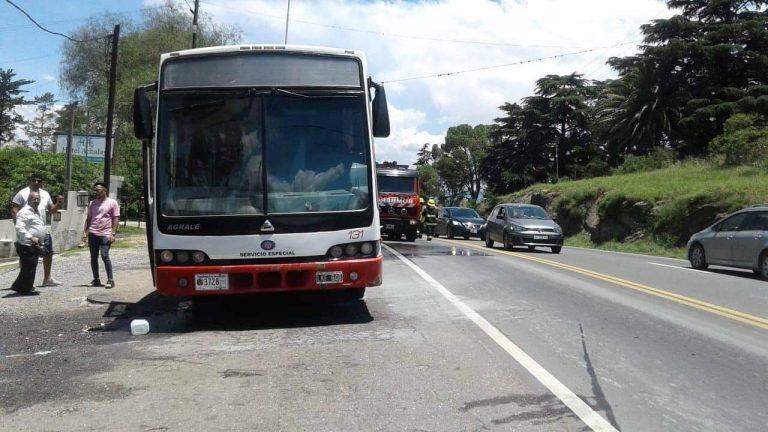 Incendio de un colectivo en Carlos Paz