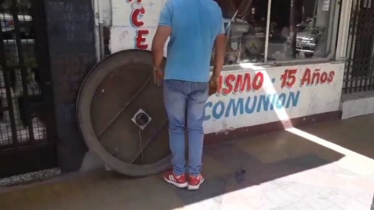 Encontraron el costoso reloj en un local de la calle san Juan. (Foto: Orlando Pelichotti/ Los Andes)